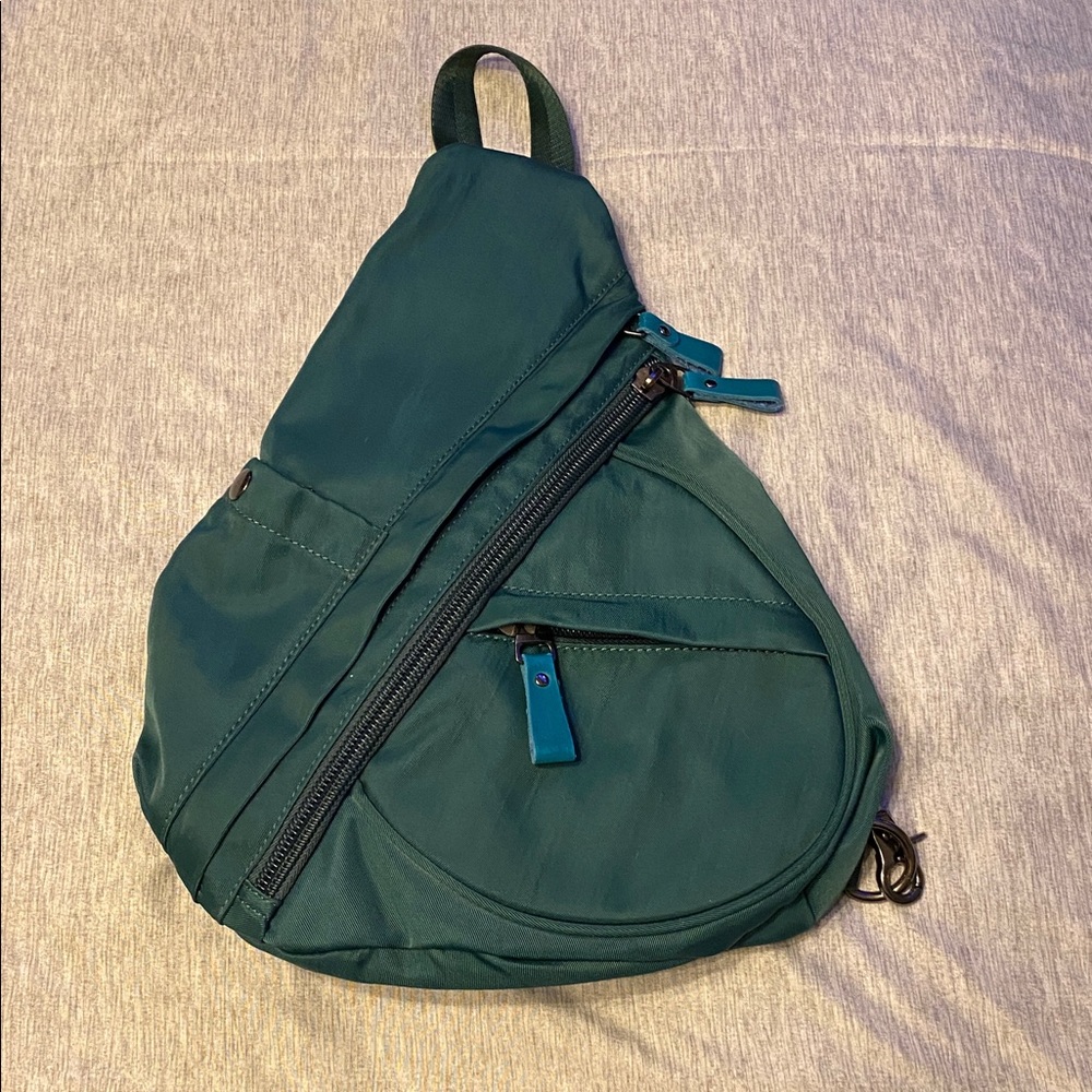 KL928 Sling Bag Teal Green NWOT